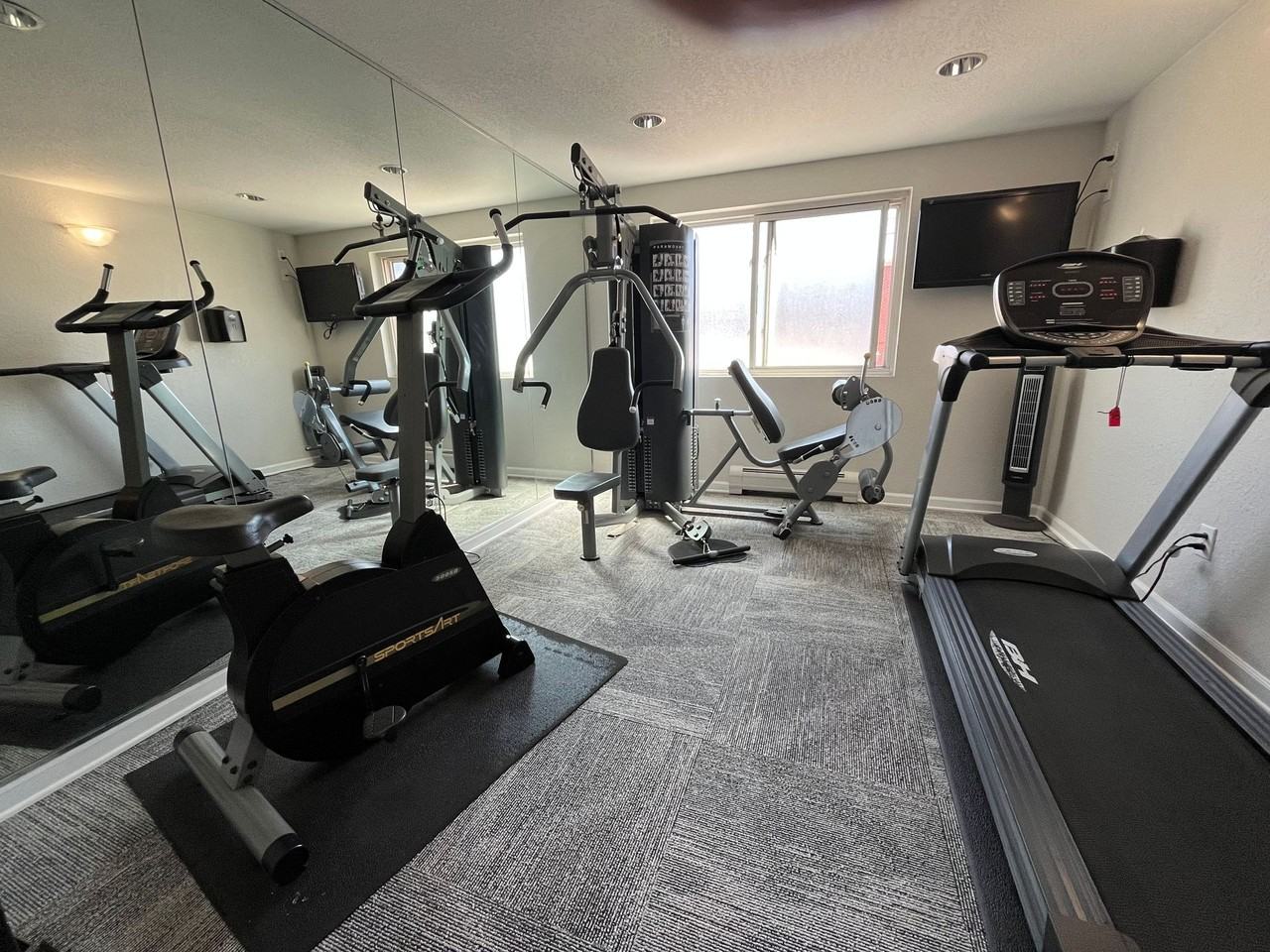 Winchester & Browning Apartments - Photo 6 of 9