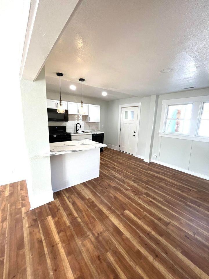 4801 University Ave - Photo 4 of 20