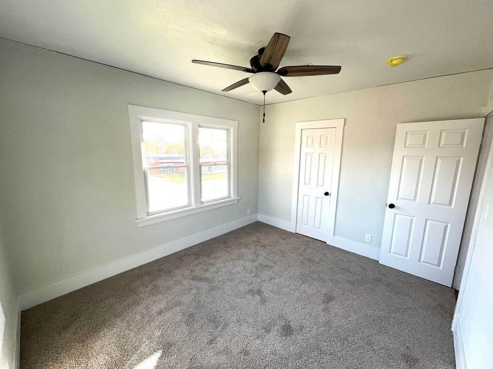 4801 University Ave - Photo 7 of 20