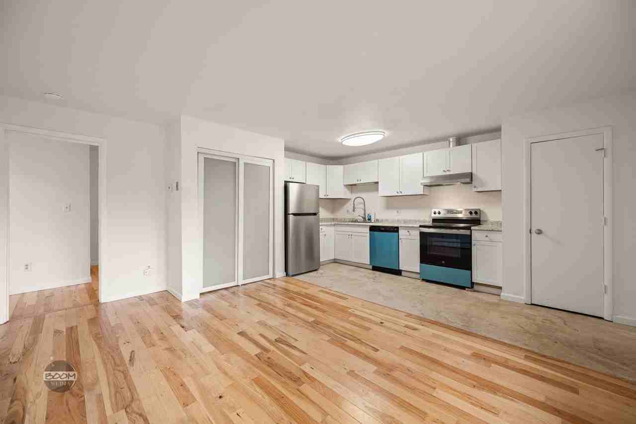 2326 Cordova Street - Photo 2 of 30