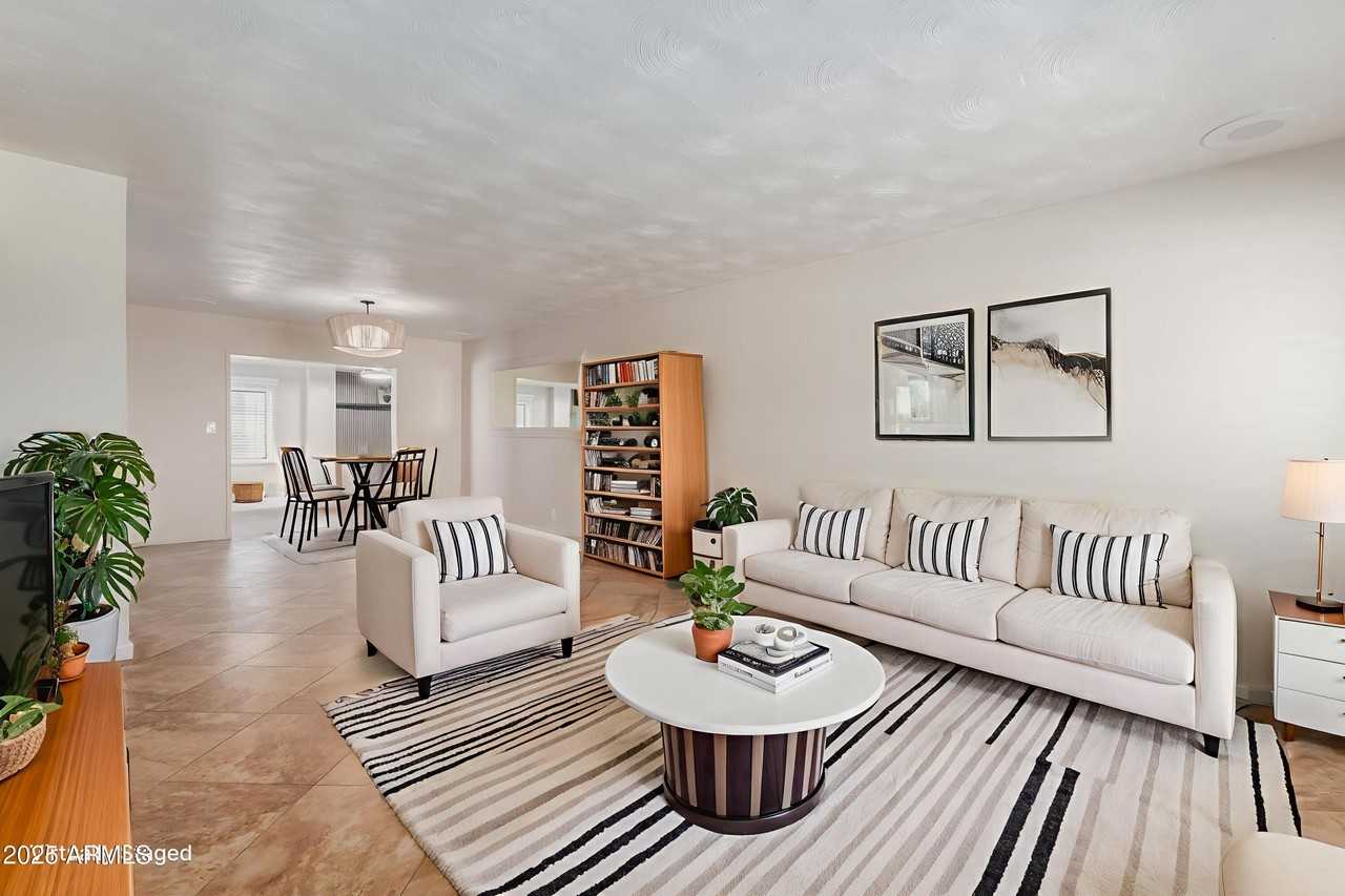 9415 N 16th St - Photo 4 of 38