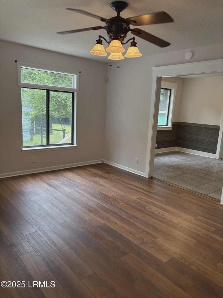 1508 Sycamore St - Photo 5 of 23