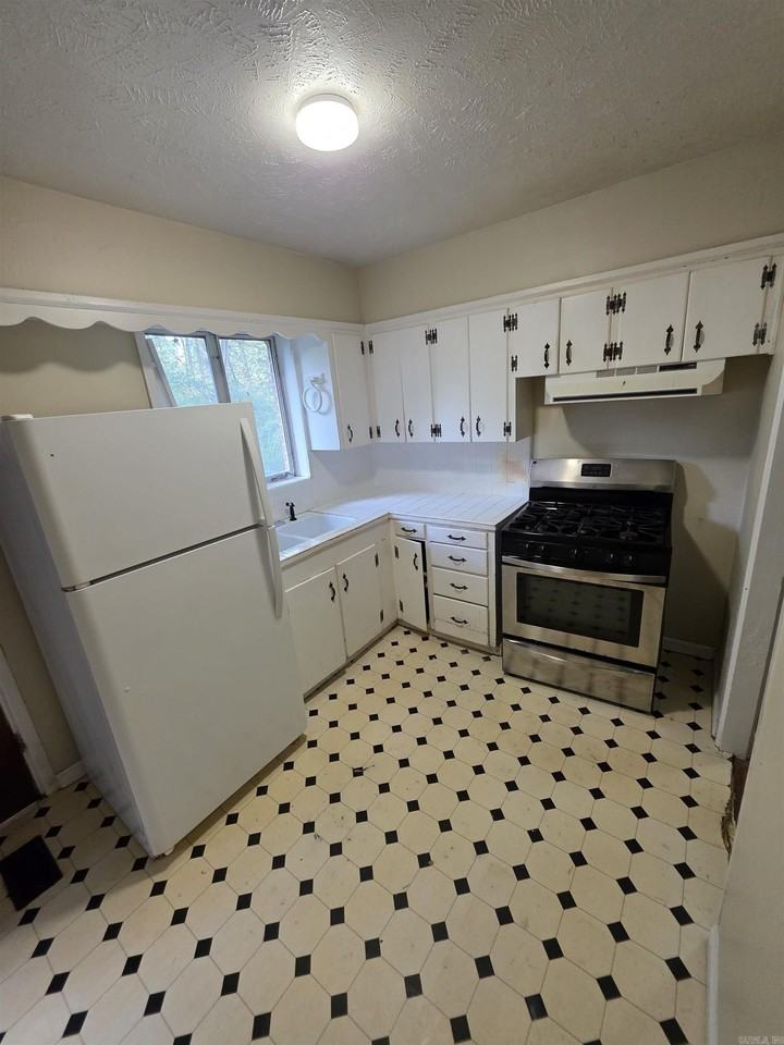 89 Broadmoor Dr - Photo 4 of 9