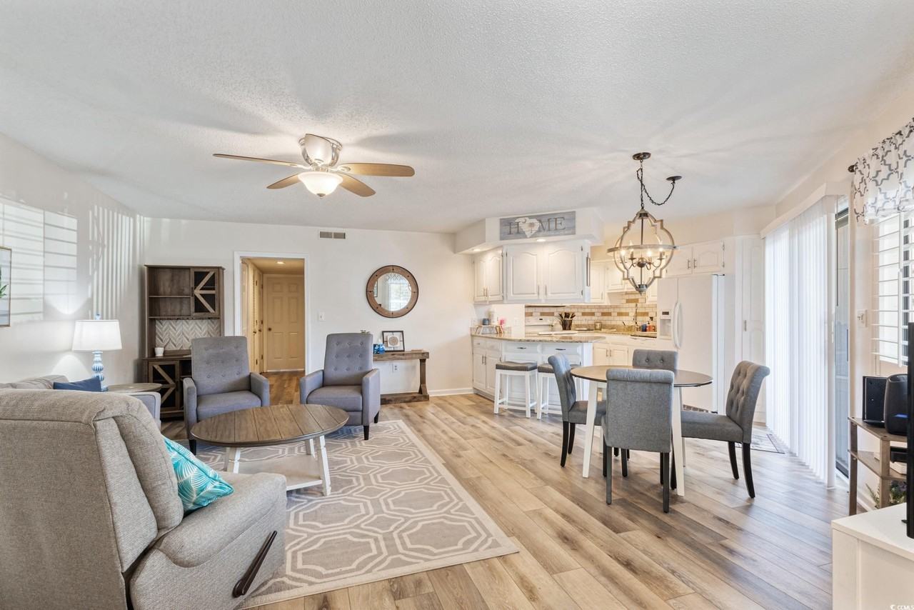 4242 Pinehurst Cir - Photo 6 of 30