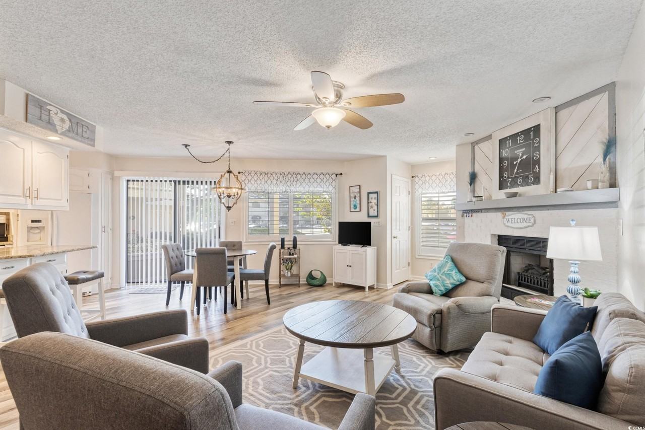 4242 Pinehurst Cir - Photo 7 of 30