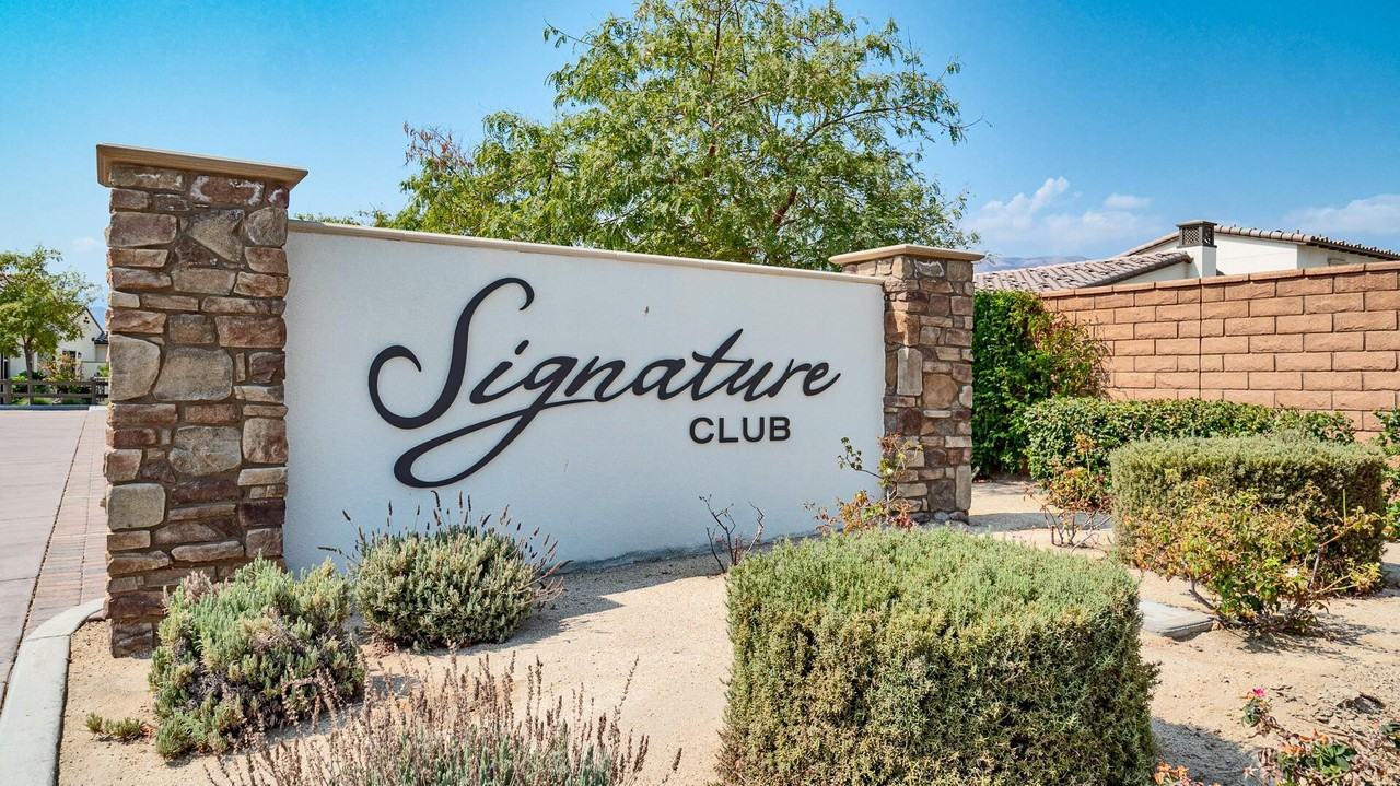 80450 Platinum Way - Photo 2 of 45