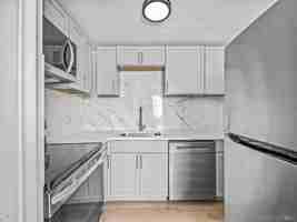 featured image of 98 Carlton St #201