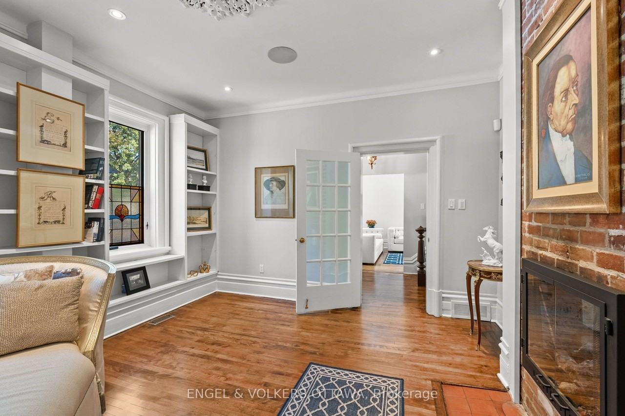 105 Crichton St - Photo 5 of 25