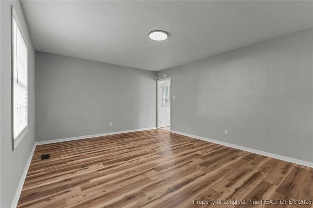 412 Morley Dr - Photo 4 of 20