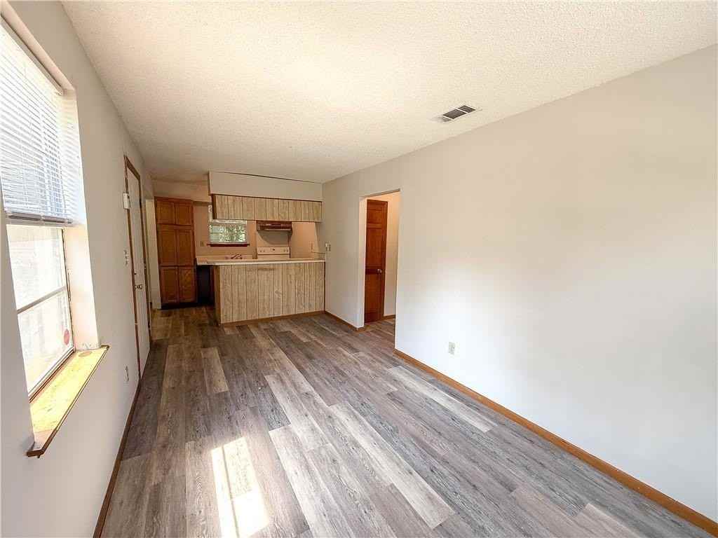 736 Reynolds Ave #B - Photo 5 of 18