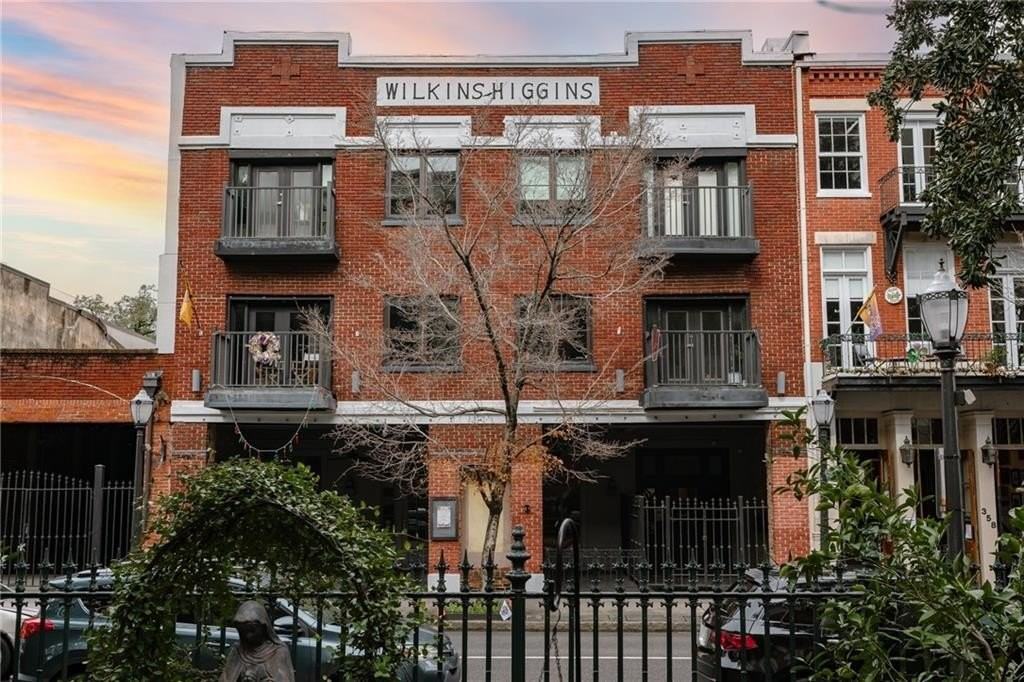 360 Dauphin St #2D - Photo 2 of 11