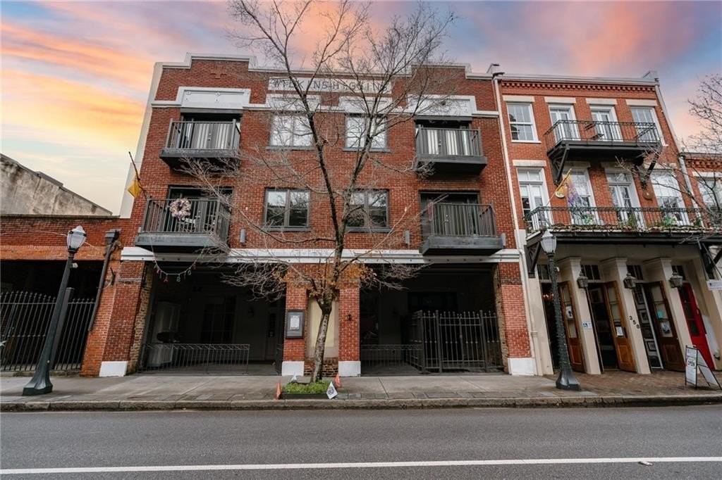 360 Dauphin St #2D - Photo 4 of 11