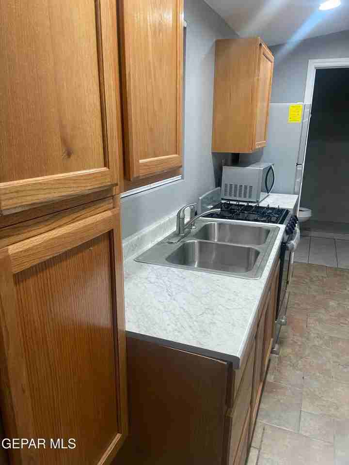 10008 Acer Ave Unit B #B - Photo 4 of 16