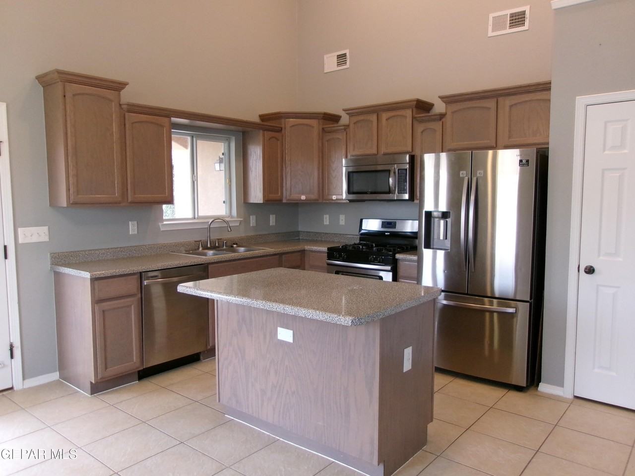 5532 Ignacio Frias Dr - Photo 3 of 10