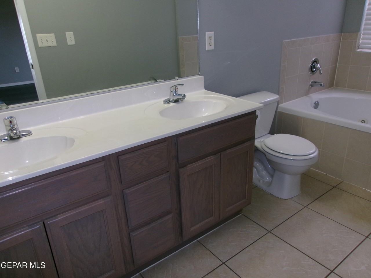 5532 Ignacio Frias Dr - Photo 7 of 10