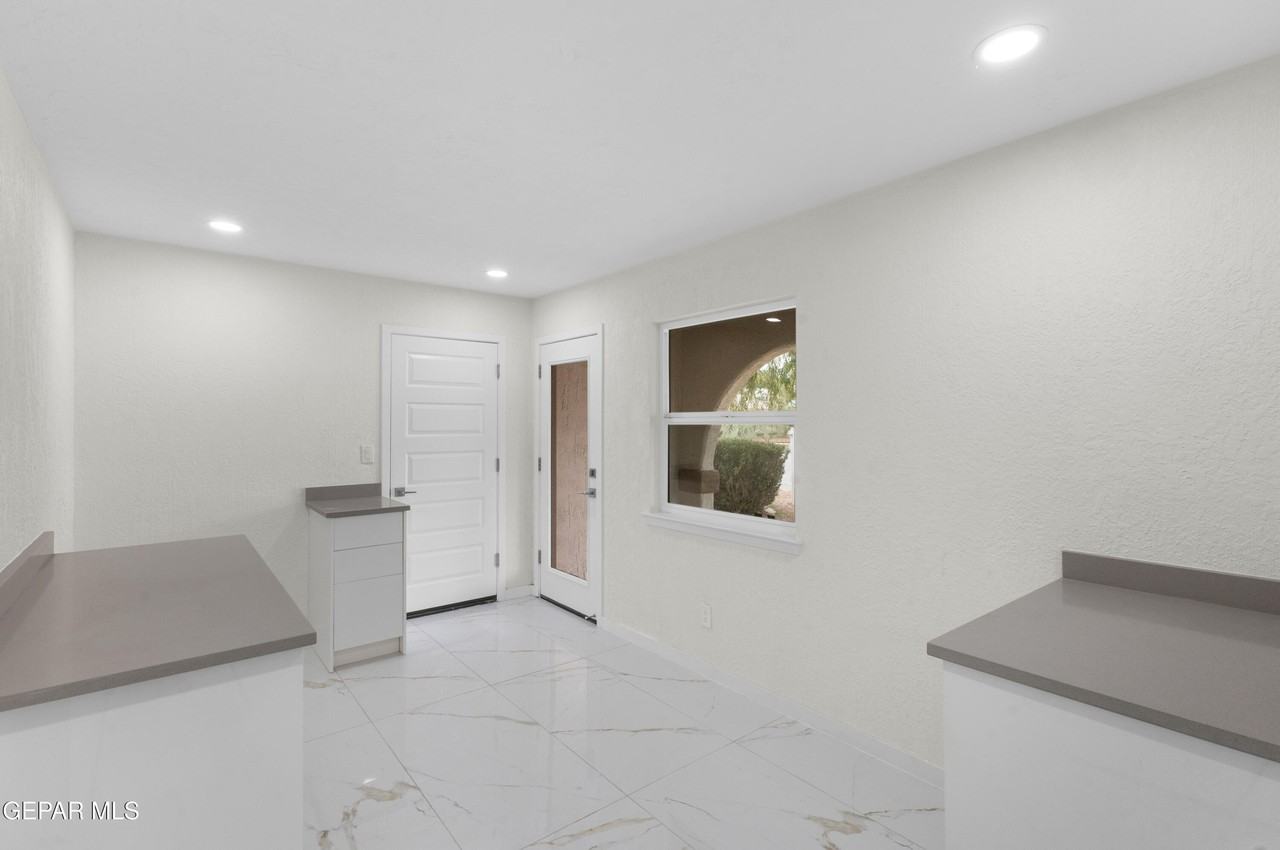 5616 Navarie Pl - Photo 6 of 38