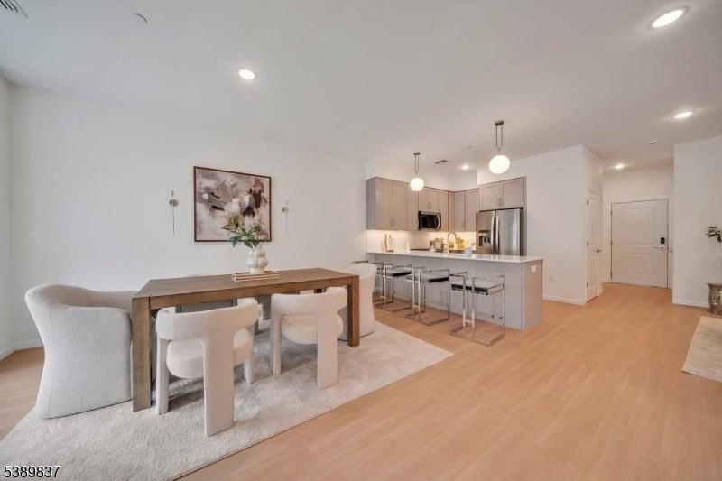 70 Ridgedale Ave #102