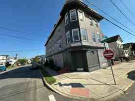 145 Smith St #2F - Photo 1 of 1