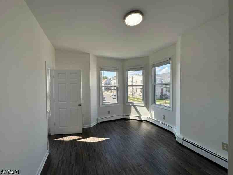 145 Smith St #2F - Photo 4 of 17