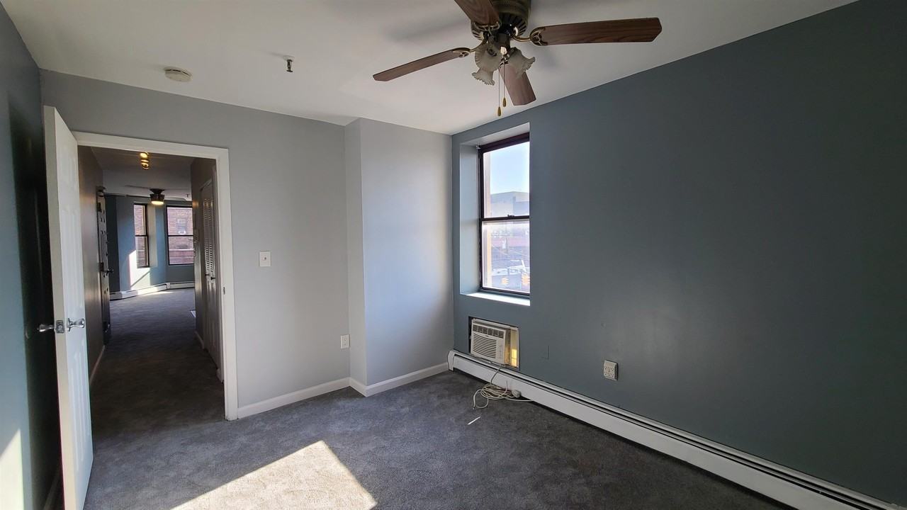 4905 Park Avenue #3A - Photo 5 of 13