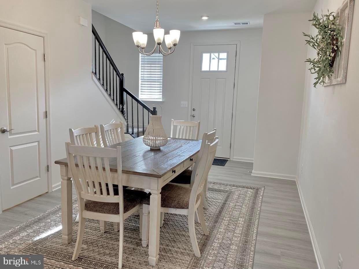 38035 Cross Gate Rd - Photo 2 of 22