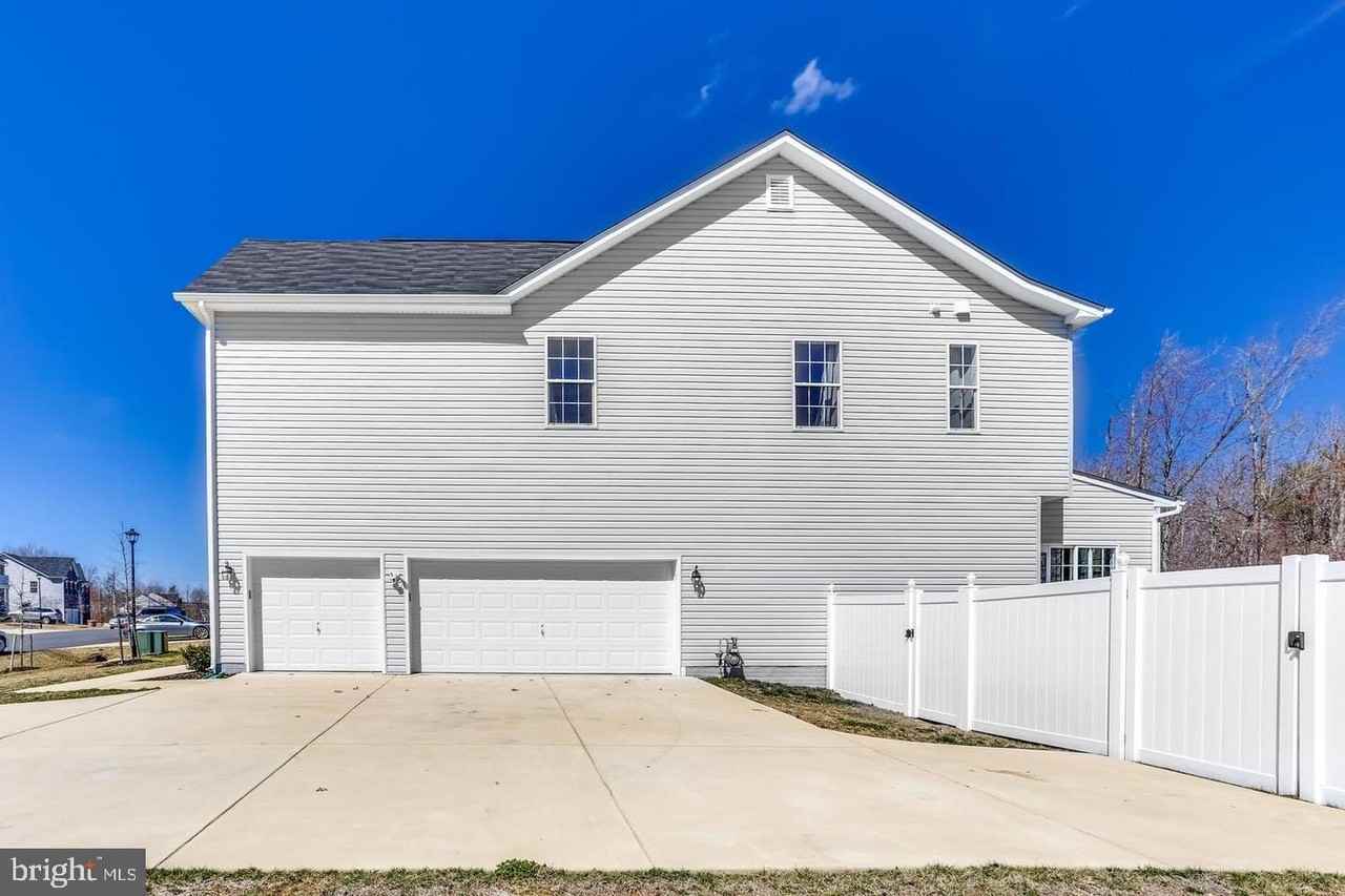 12808 Steam Mill Farm Dr - Photo 2 of 8