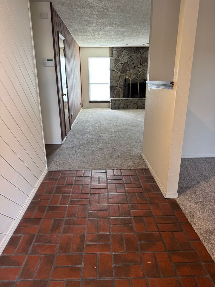 4801 Parsifal St Ne - Photo 2 of 13
