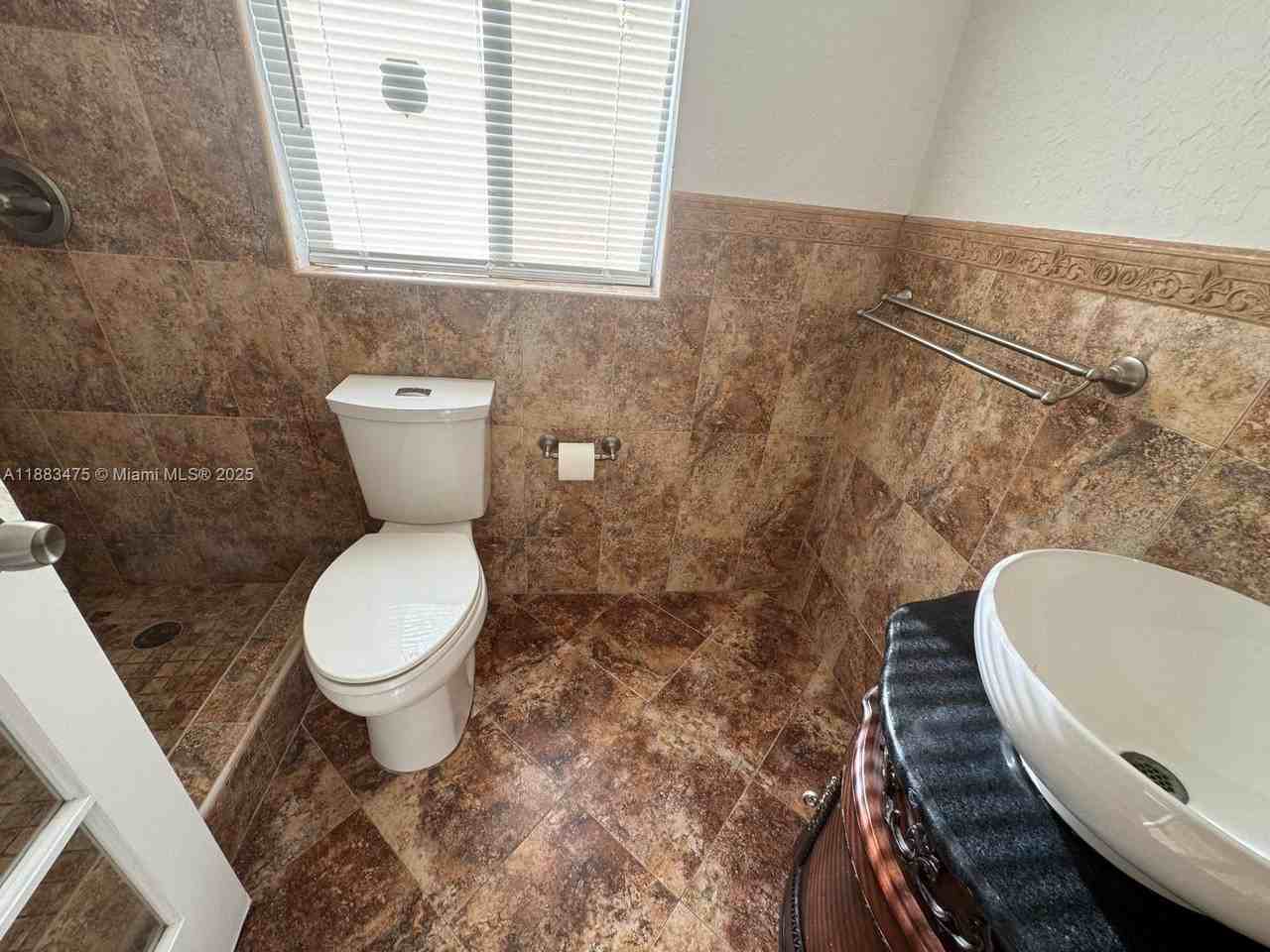 20424 Nw 15th Ave #5-6 - Photo 6 of 15