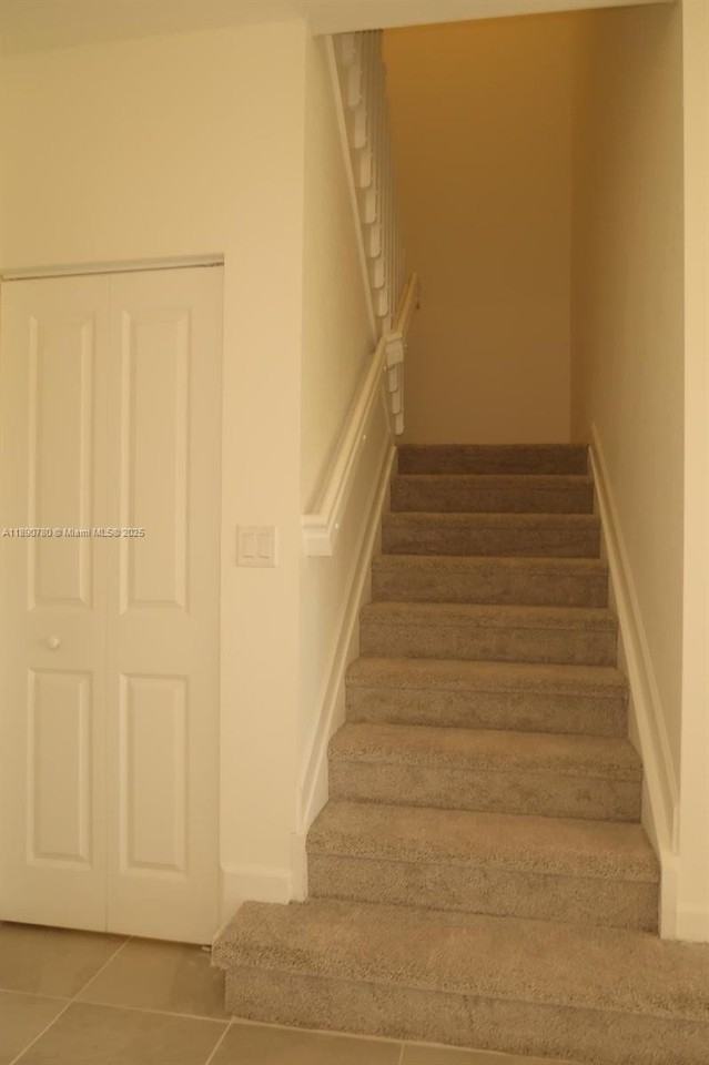 1529 Se 27th Rd - Photo 3 of 9