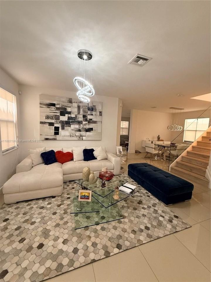 8640 Nw 101st Pl #8640 - Photo 6 of 36