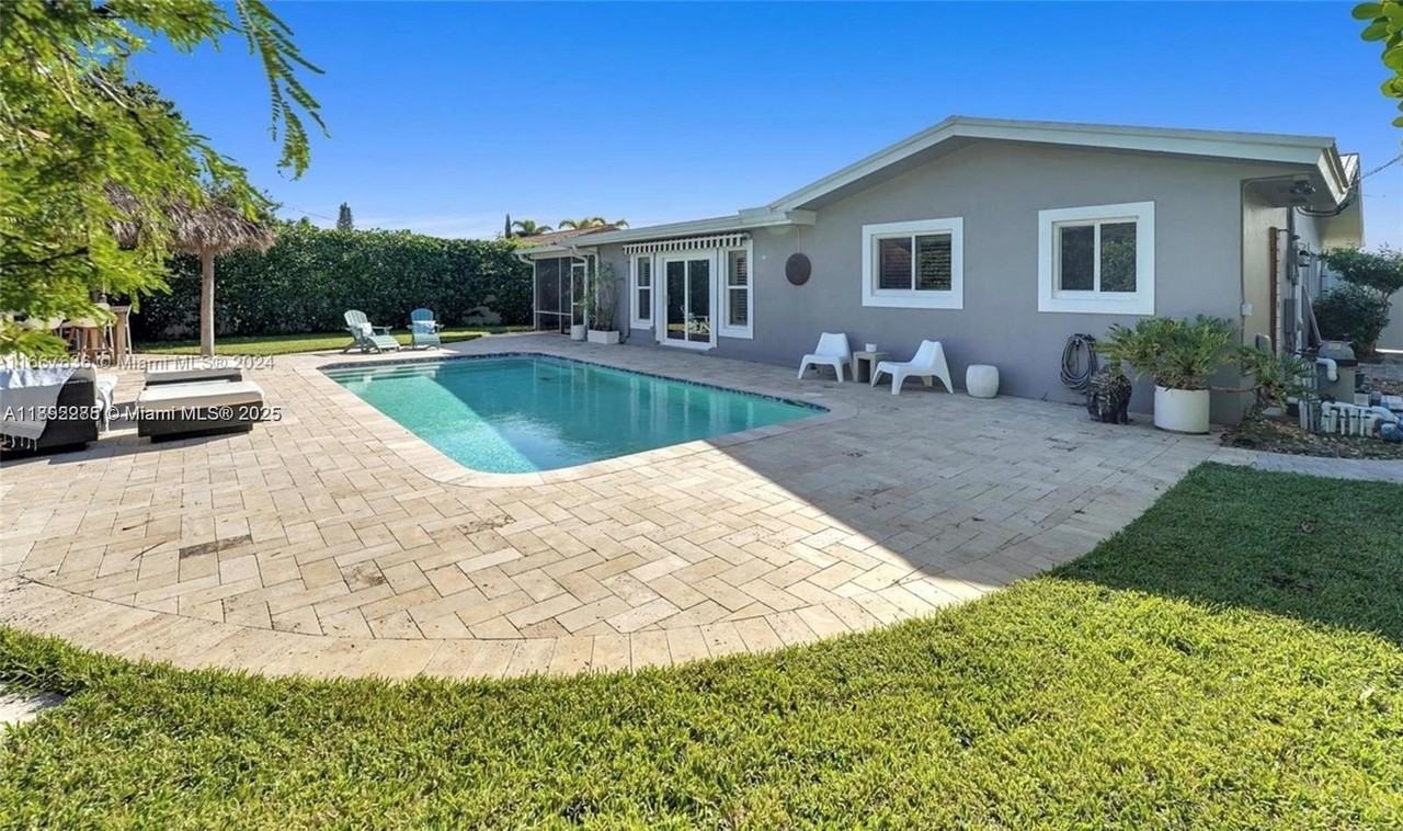 640 Nw 12th Ave - Photo 2 of 27