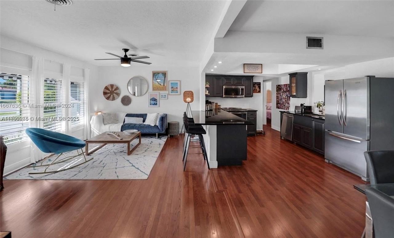 640 Nw 12th Ave - Photo 6 of 27