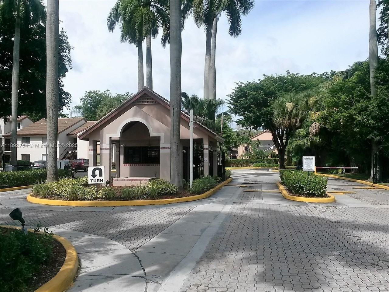 14005 91st Terrace #14005 - Photo 3 of 25