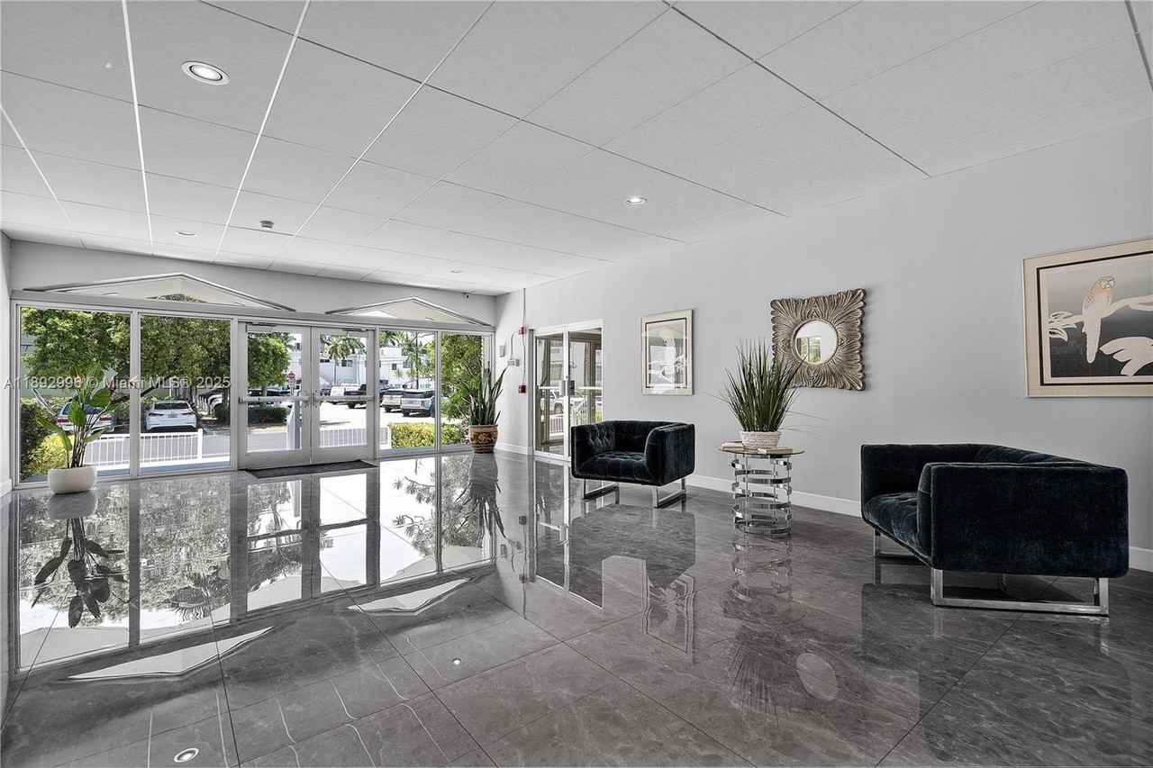 9700 E Bay Harbor Dr #305 - Photo 3 of 22