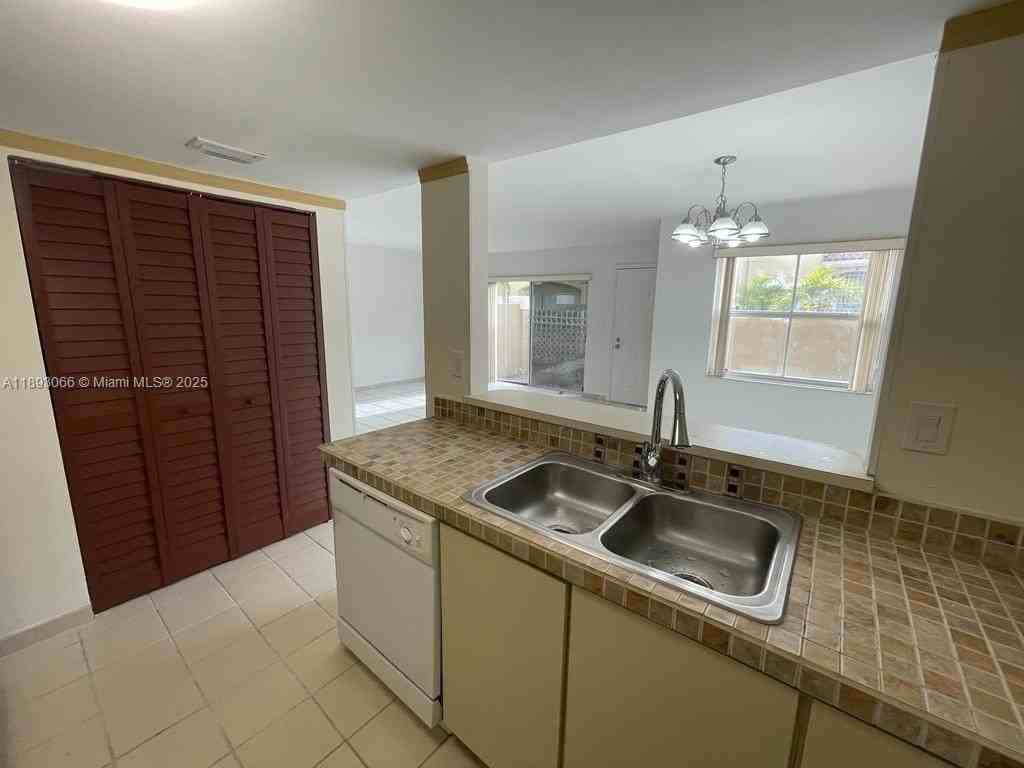 370 Nw 85th Ct #1804 - Photo 4 of 11