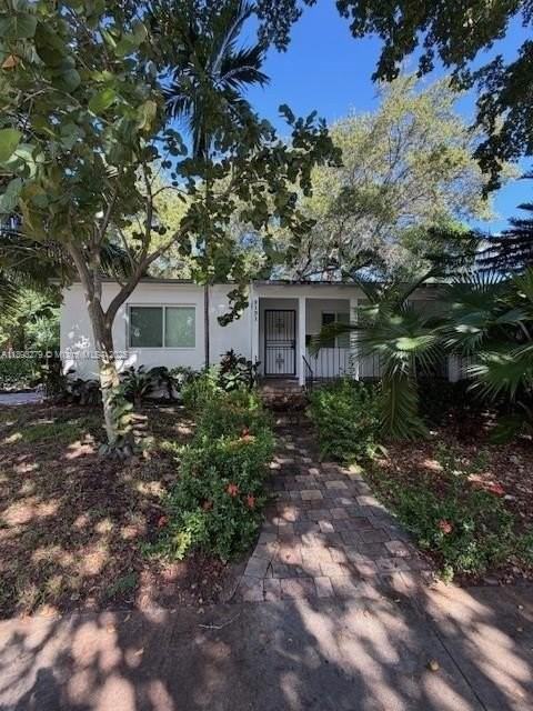 2131 Sw 19th Ave #A - Photo 3 of 3