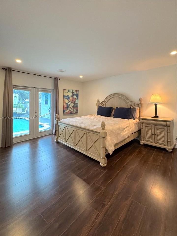 120 Ne 9th Ave #120A - Photo 6 of 18