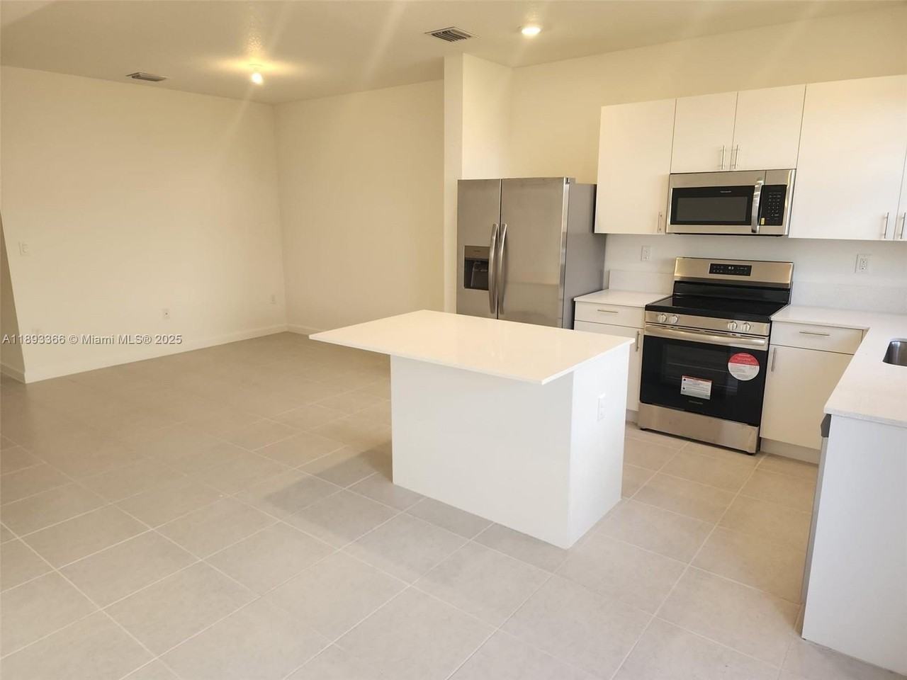 12867 Sw 232nd Ln #12867 - Photo 4 of 12