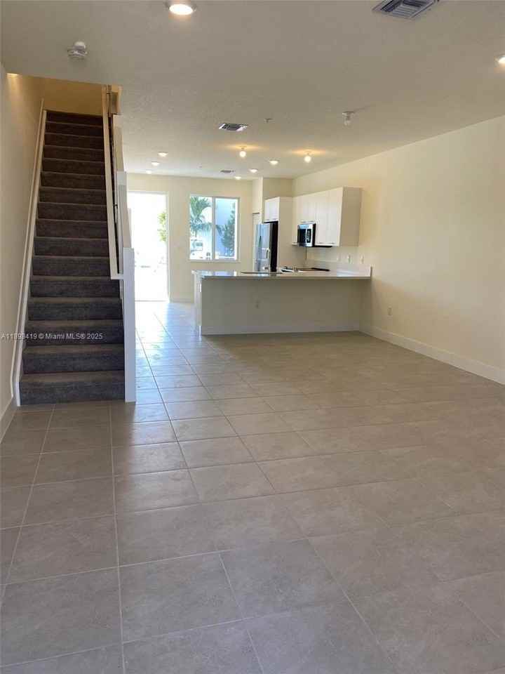 10250 Nw 66th St #103 - Photo 5 of 30