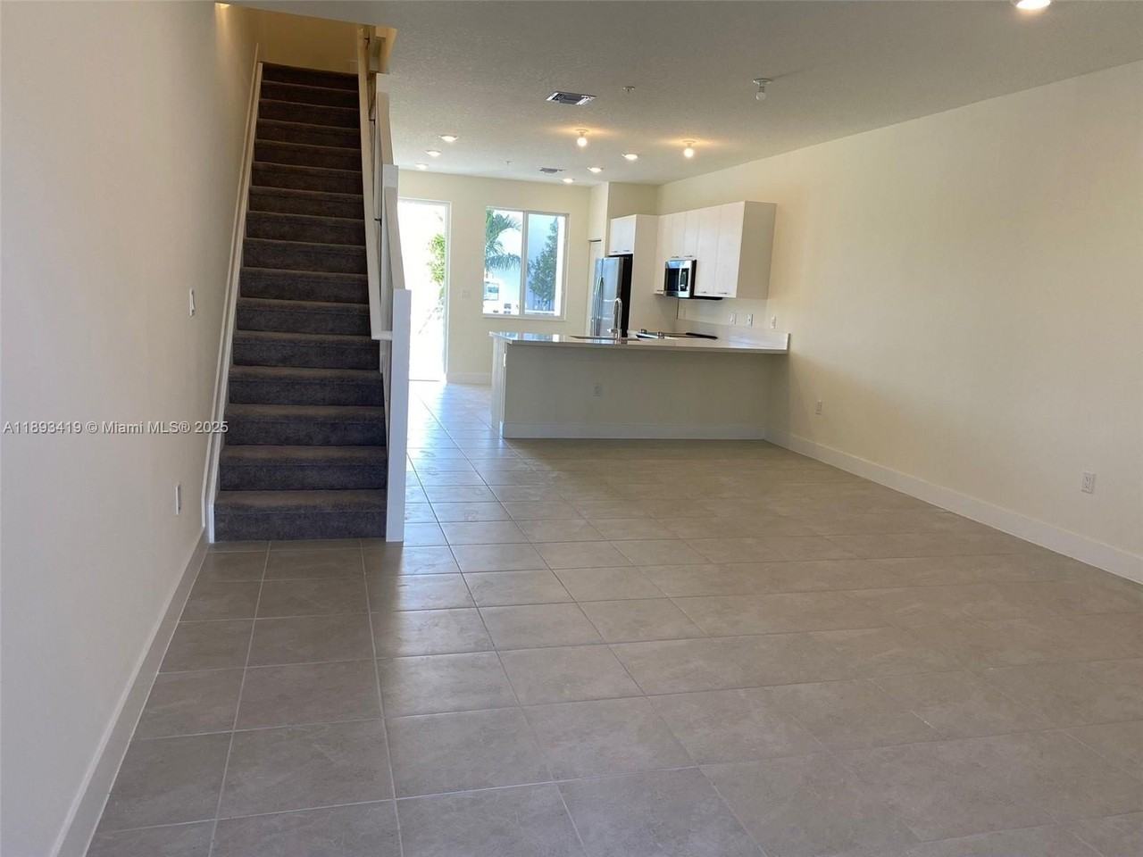 10250 Nw 66th St #103 - Photo 7 of 30