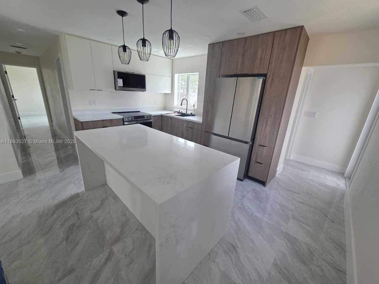 2615 Nw 62nd Ave #2615 - Photo 4 of 16