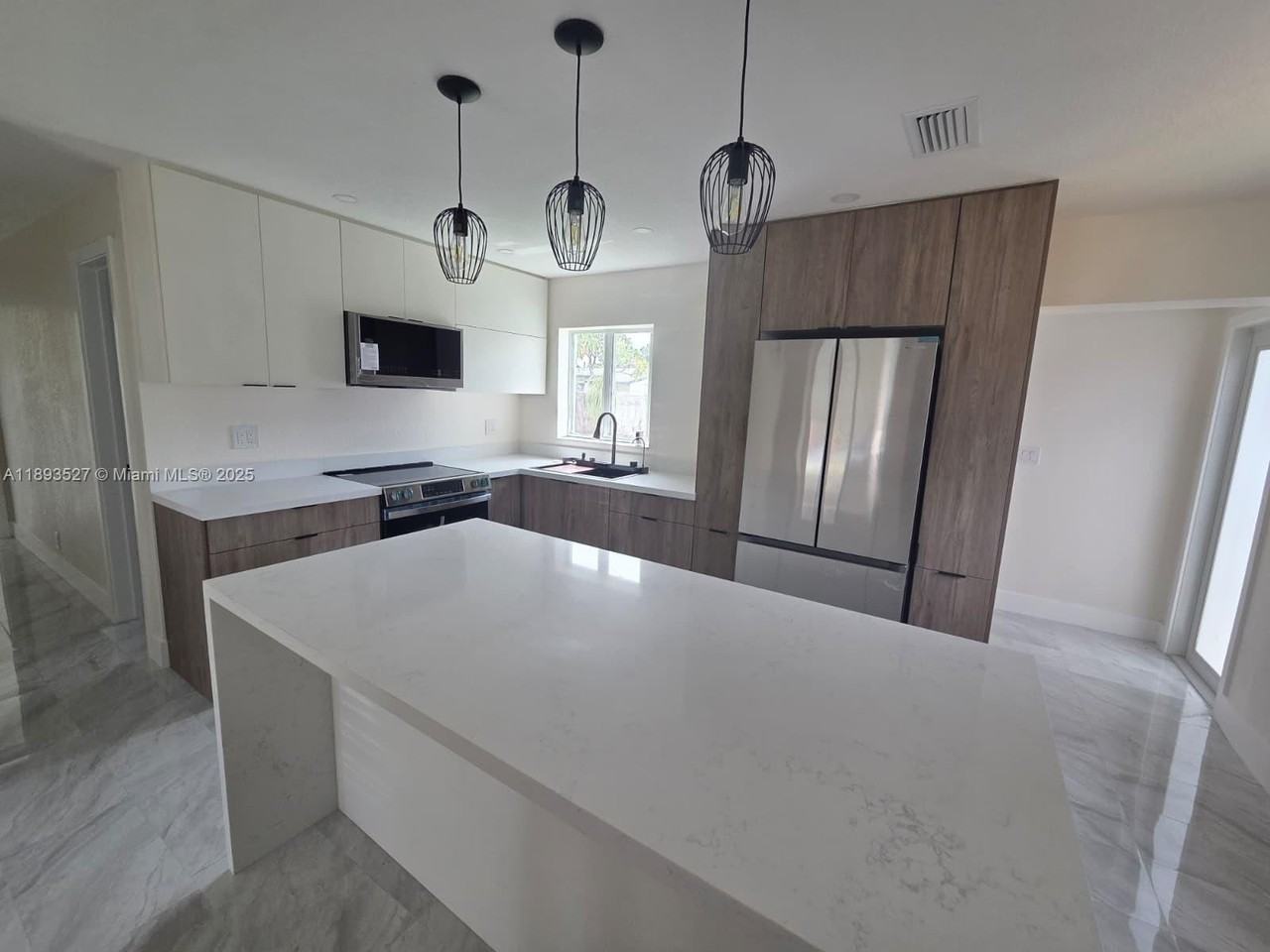 2615 Nw 62nd Ave #2615 - Photo 6 of 16