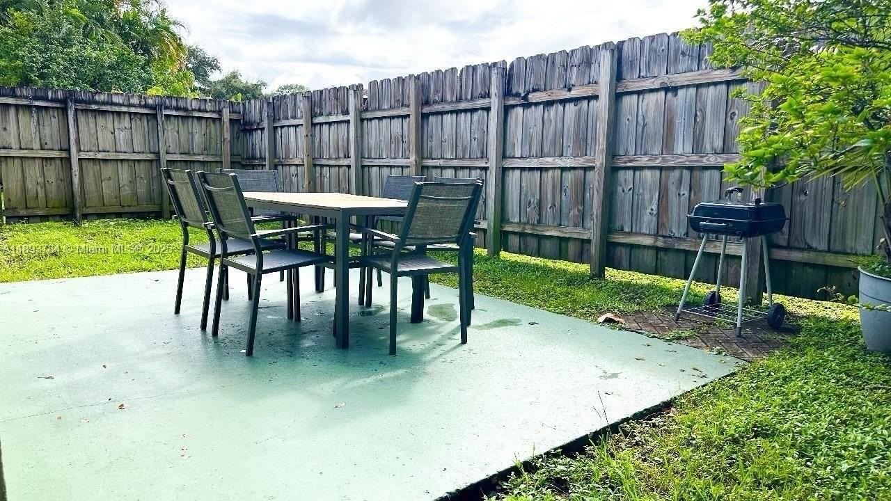 1505 Sw 22nd St #1-2 - Photo 2 of 8