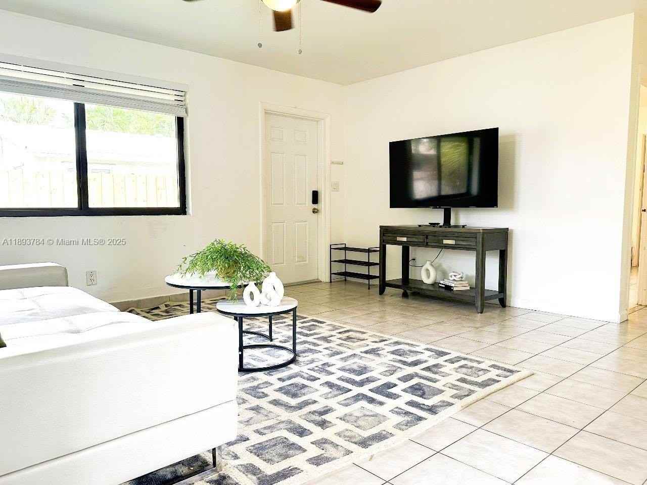 1505 Sw 22nd St #1-2 - Photo 6 of 8