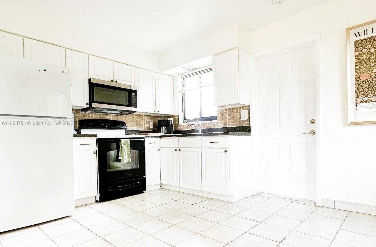 1505 Sw 22nd St #1-2 - Photo 7 of 8