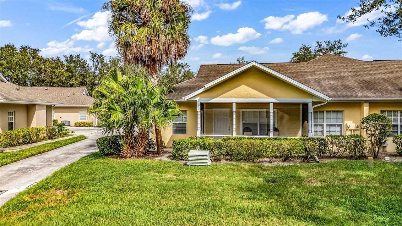 1647 Red Oak Lane - Photo 3 of 34