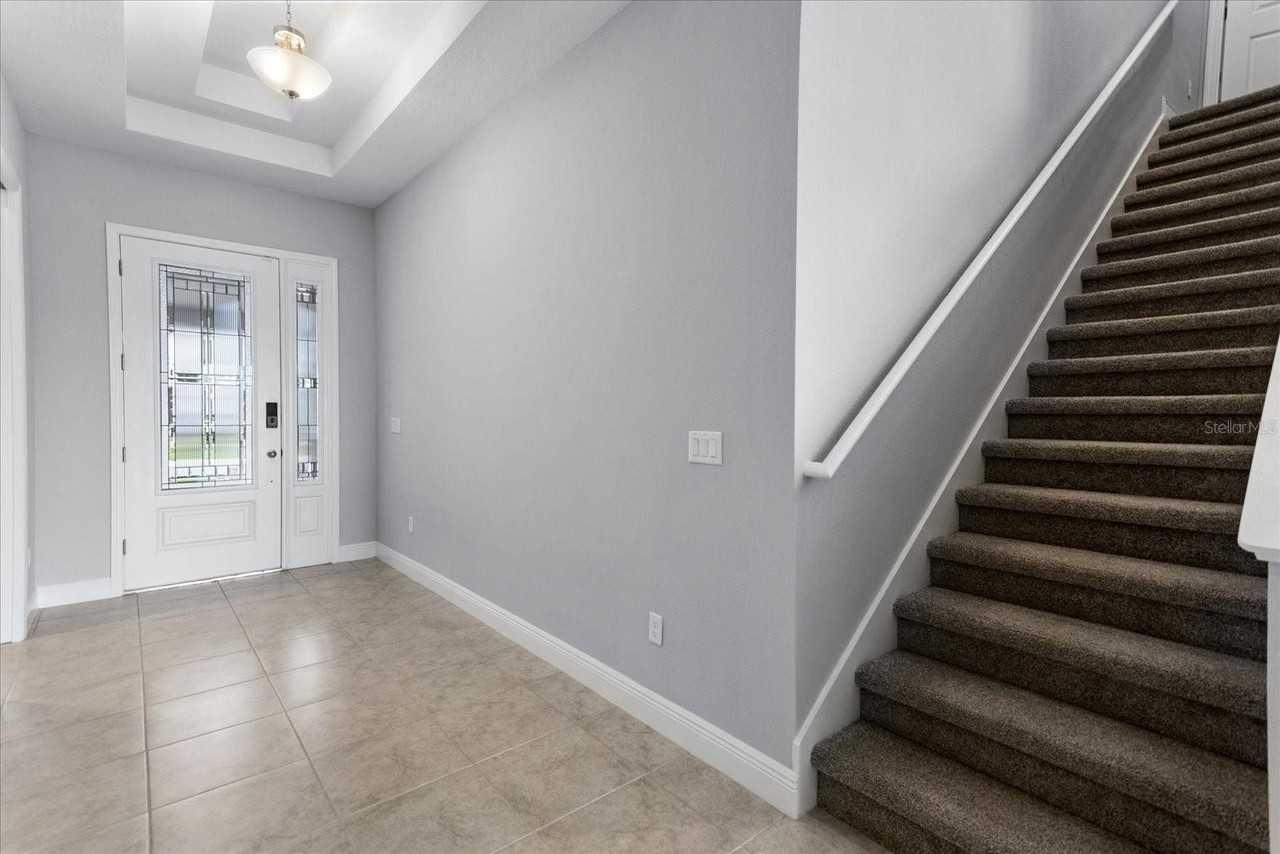 15373 Lake Killarney Ct - Photo 4 of 43