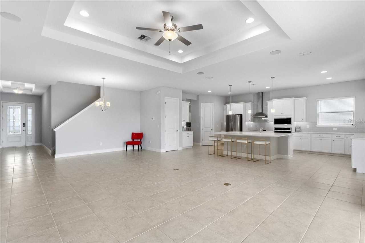 15373 Lake Killarney Ct - Photo 5 of 43