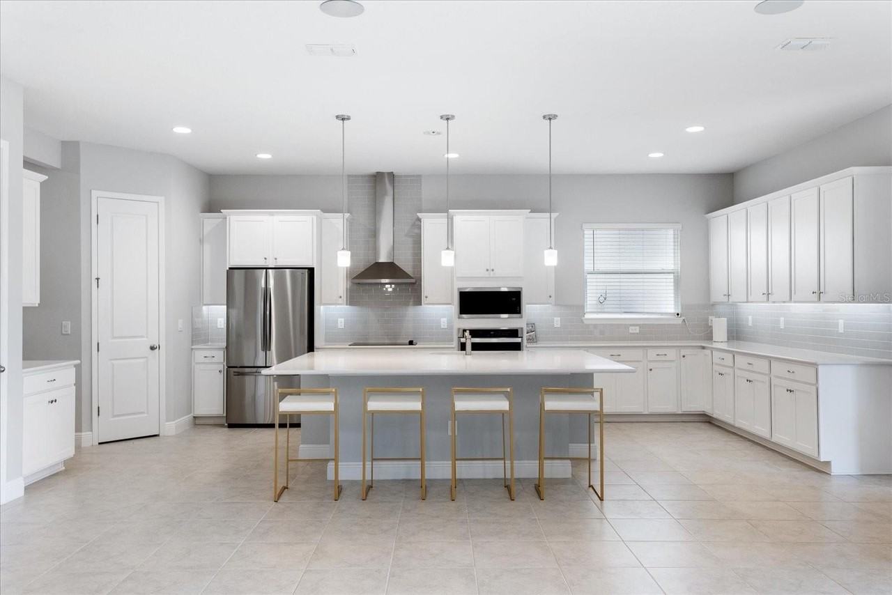 15373 Lake Killarney Ct - Photo 6 of 43