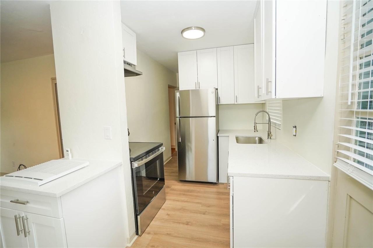 2001 Dr Martin Luther King Jr St N #1 - Photo 7 of 16